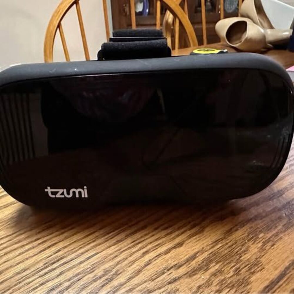 Tzumi Dream Vision Black Dream 360 .Com Virtual Reality Smartphone Headset